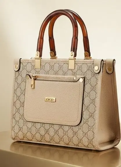 حقيبه يد Ivory Monogram Tote - لمسة الفخامة الكلاسيكية
