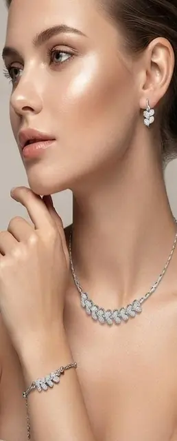 طقم كوليه Crystal hearts ستانلس ستيل - مقاوم للصدأ شامل ضمان
