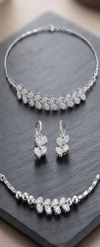 طقم كوليه Crystal hearts ستانلس ستيل - مقاوم للصدأ شامل ضمان