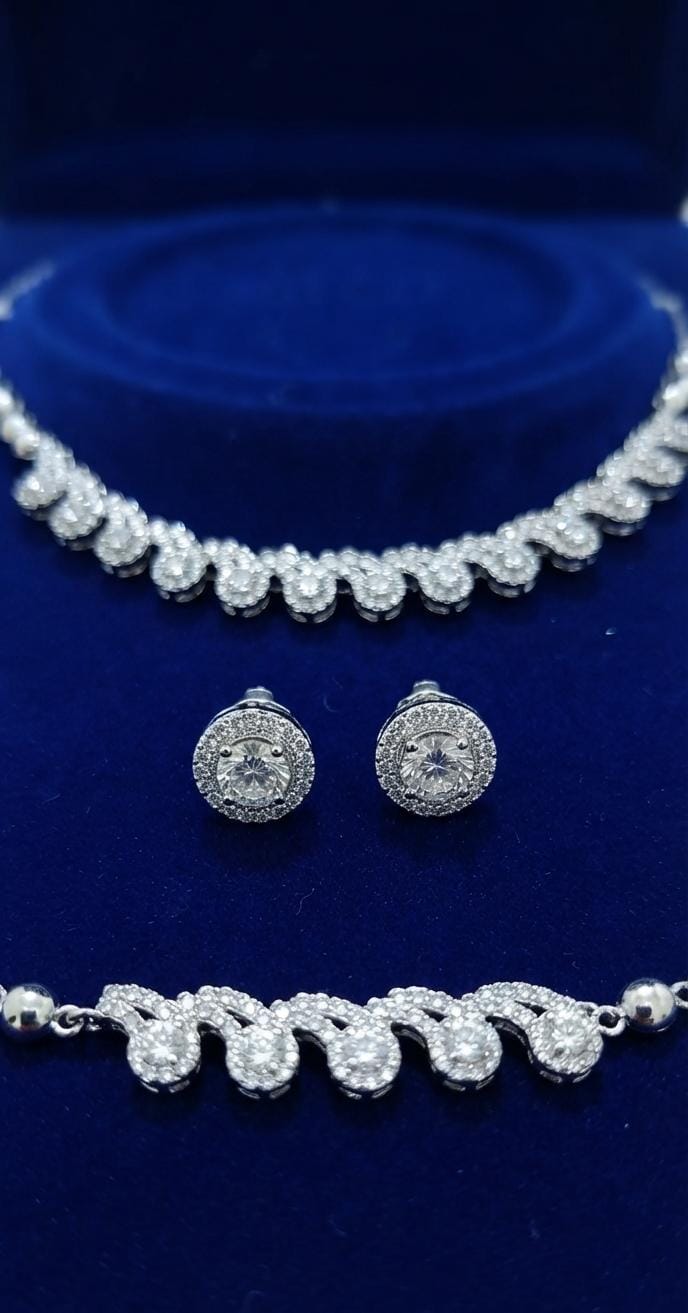 طقم كوليه Crystal pearl ستانلس ستيل - مقاوم للصدأ شامل ضمان